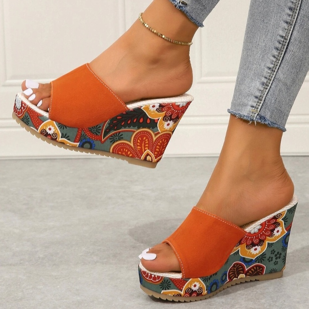 🆕 Floral Wedge Platform Sandals - Picture 4 of 11